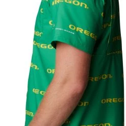 Columbia Men's Oregon Ducks Green Super Slack Tide Button Down Shirt -Columbia Sales Store unnamed file 4196