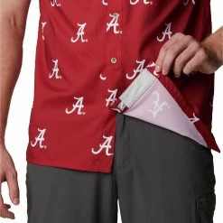 Columbia Men's Alabama Crimson Tide Crimson CLG Super Slack Tide™ Short Sleeve Shirt -Columbia Sales Store unnamed file 4276