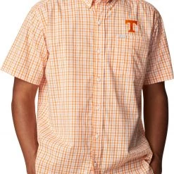 Columbia Men's Tennessee Volunteers Tennessee Orange Rapid Rivers Button Down Shirt